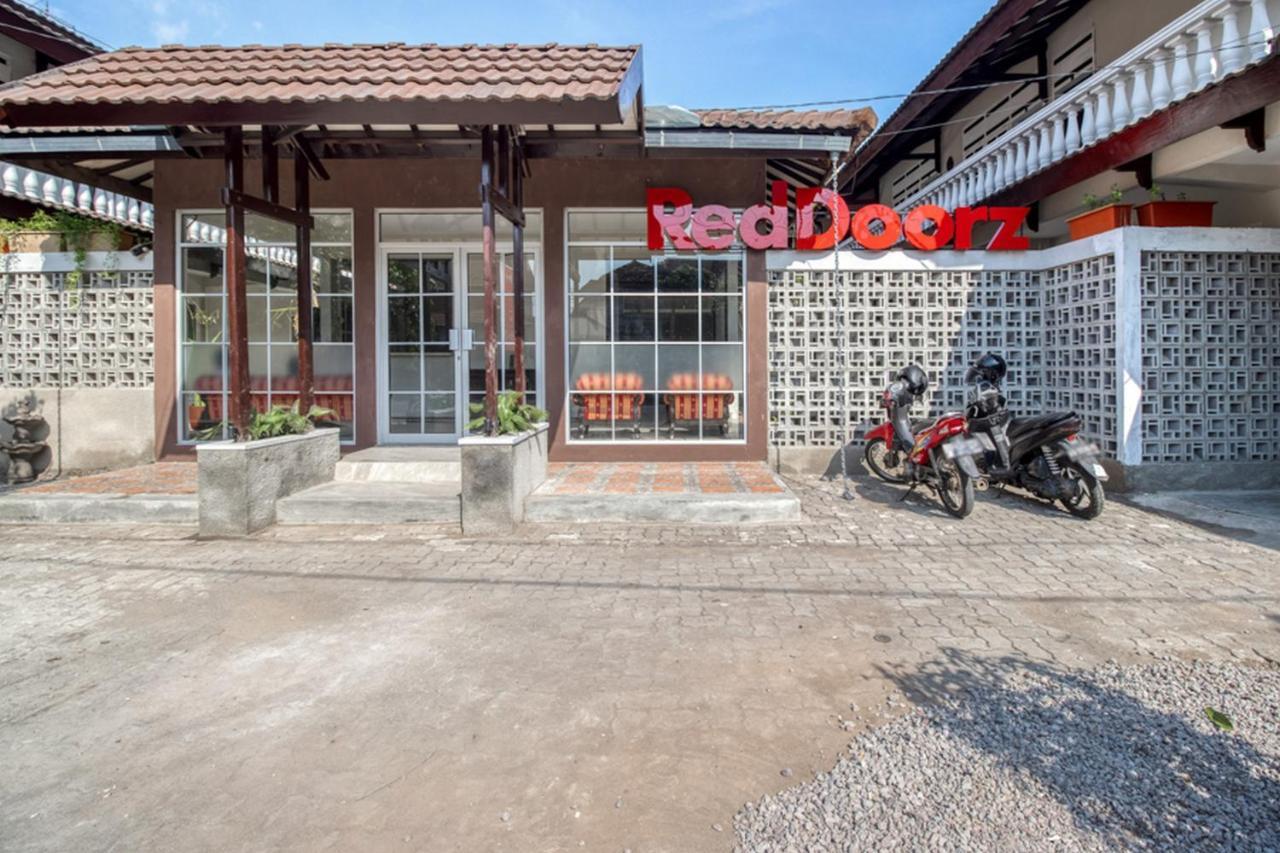 Reddoorz Near Malioboro Tugu Station Jogja 2 Hotel Джокякарта Екстериор снимка