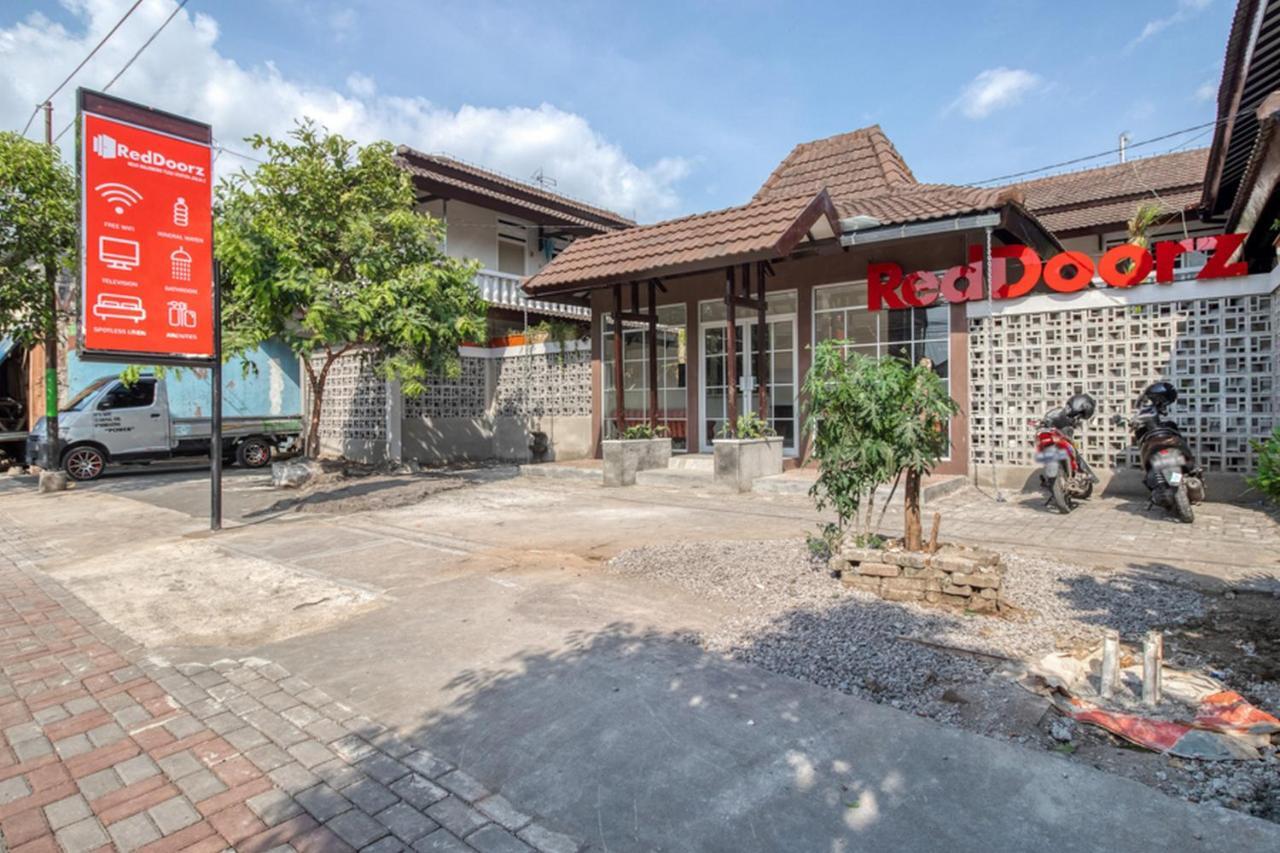 Reddoorz Near Malioboro Tugu Station Jogja 2 Hotel Джокякарта Екстериор снимка